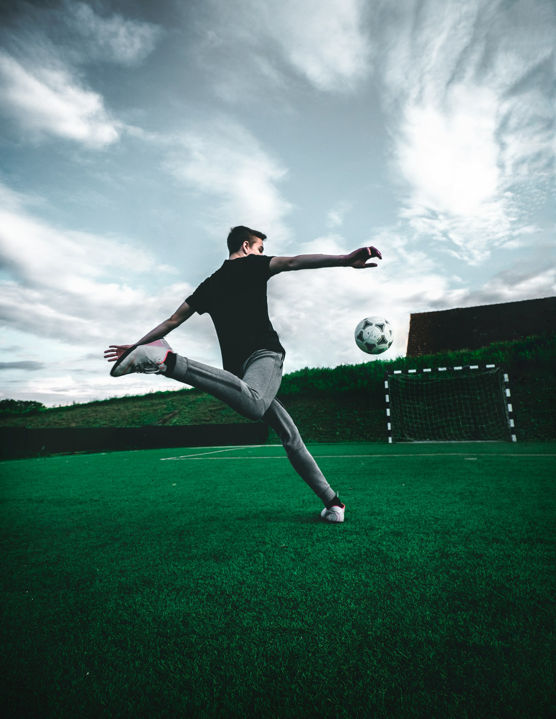 SPORTS & RECREATION
